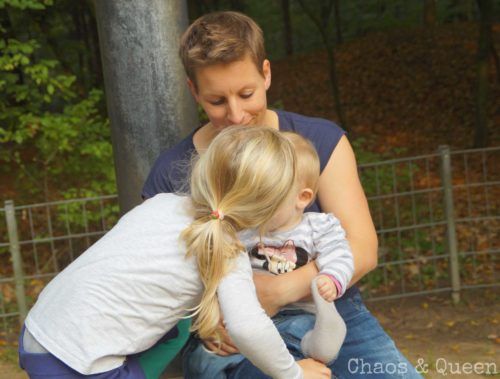 Mutter mit zwei Töchtern